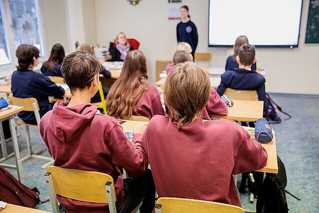 Ryšių reguliavimo tarnyba: ketvirtadalyje Lietuvos mokyklų draudžiamas turinys yra pasiekiamas mokiniams