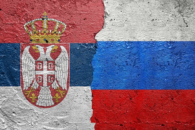 Флаги Сербии и России
