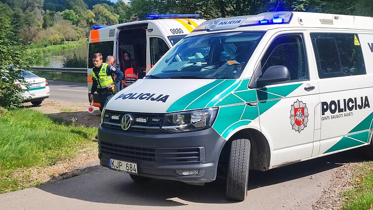 Prie Verkių malūno skendo du vaikai ir motina Prie Verkių malūno skendo du vaikai ir motina