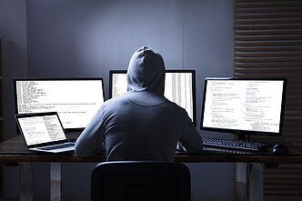 Atak cybernetyczny. Zdjęcie ilustracyjne