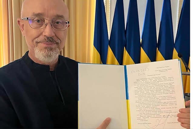 Oleksijus Reznikovas su atsistatydinimo raštu Oleksijus Reznikovas su atsistatydinimo raštu