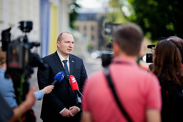 Jakštui nesusitariant su mokytojais, į diskusiją įsitraukia Seimas: „visko padaryti iškart yra neįmanoma“