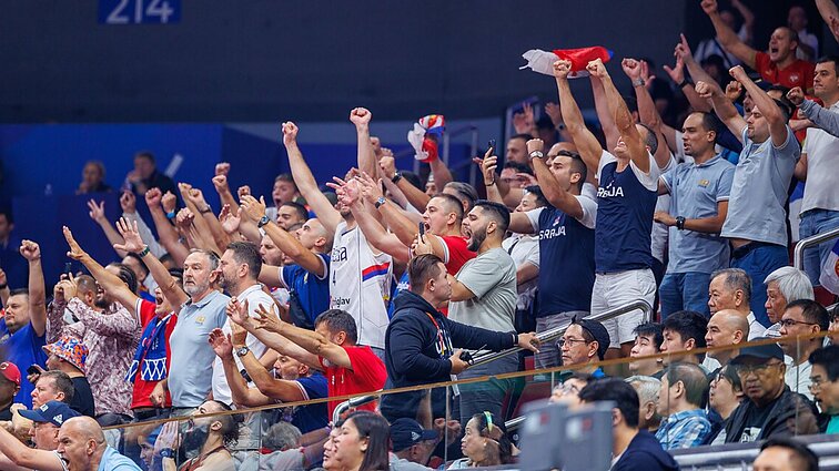 Liūdnas vakaras Maniloje: žodžių nerandantys lietuviai ir serbų sirgalių provokacijos