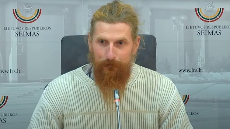 Žinios. Dėl Švaniaus tėvystės teisių apribojimo specialistai spėti nedrįsta, spręsti tektų mergaitės motinai