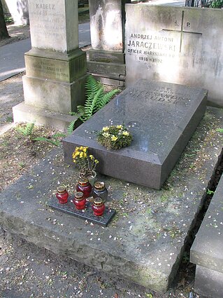 Grób Aleksandry Piłsudskiej, Wandy Piłsudskiej i Andrzeja Antoniego Jaraczewskiego