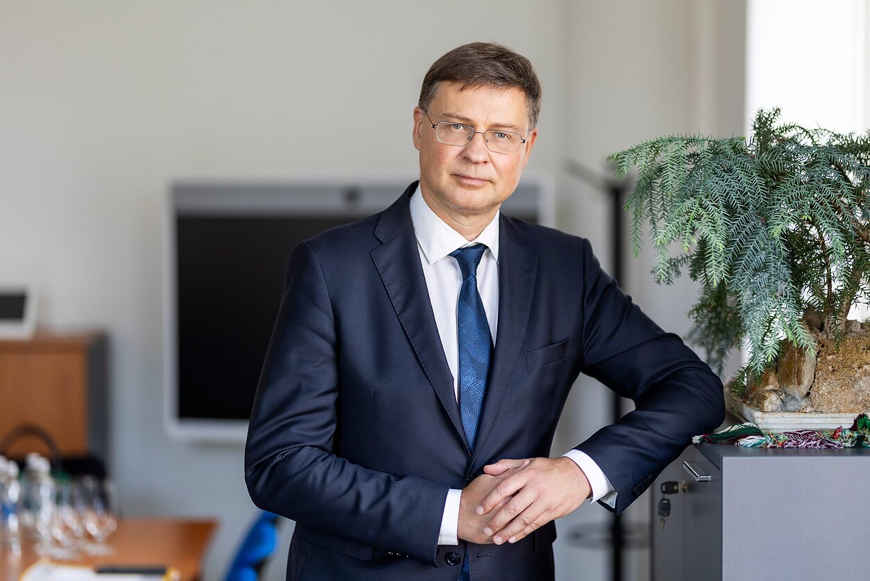 Valdis Dombrovskis Valdis Dombrovskis