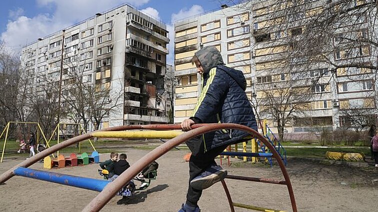 Žinios. Ukraina tarptautinę bendruomenę ragina daryti didesnį spaudimą Maskvai dėl prievarta deportuotų vaikų