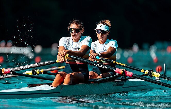 Sportas. Orai. Irkluotojos Donata Karalienė ir Dovilė Rimkutė – pasaulio vicečempionės