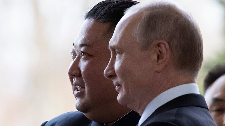 Žinios. Šiaurės Korėja patvirtino – Putino kvietimu Kim Jong Unas atvyks į Rusiją