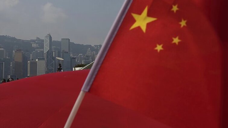 JK suimtas Kinijai galimai šnipinėjęs parlamento tyrėjas, Pekinas ryšius neigia