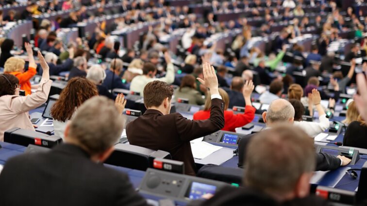 Strasbūre vyksta Europos parlamento sesija: priimtos taisyklės turėtų apsaugoti europiečius nuo paskolų, kurių negali išsimokėti