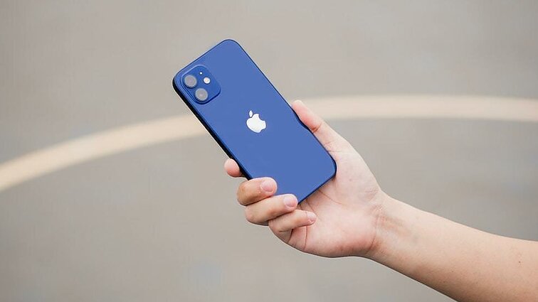 Žinios. „Apple“ ginčija Prancūzijos nurodymą nebeprekiauti iPhone 12: tikina – įrenginiai atitinka radiacinės spinduliuotės standartus