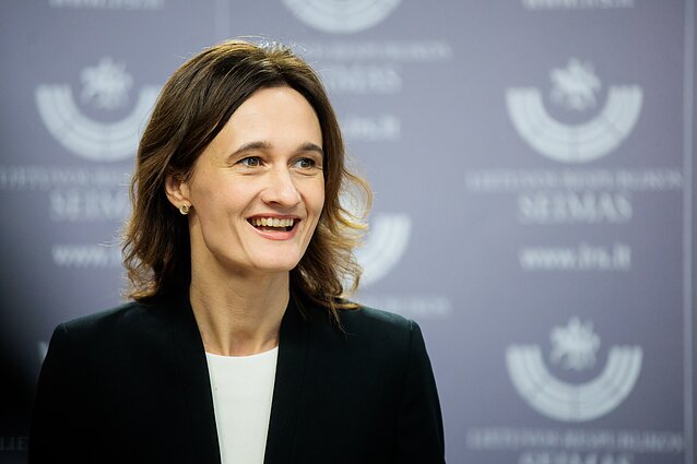 Čmilytė-Nielsen apie gyvenimo įgūdžių programą: svarbu nepasiduoti netikroms istorijoms, kuriamoms žmonių, kuriems rūpi ne vaikai, o jų jų politinė darbotvarkė