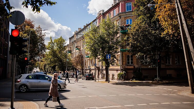 Eksperto teigimu, paskolų taisykles būtina griežtinti: bankai, užuot apsaugoję, leidžia prasiskolinti