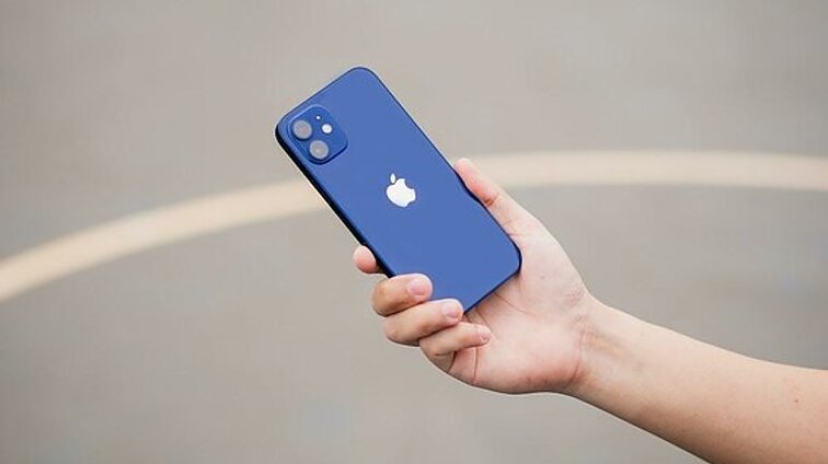 Prancūzijai stabdant „iPhone 12“ pardavimus, Lietuva veiksmų imtis neskuba: reikia sulaukti oficialių išvadų