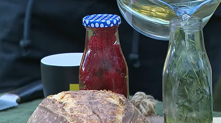 Kulinarinių knygų autorės pasiūlymai, kaip panaudoti rudens gėrybes: aviečių actas, keptų paprikų ir pomidorų užtepėlė