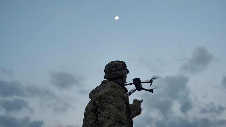 Papečkys: Kremlius gali ryžtis provokacijoms NATO šalyse, naudodamas perimtas Ukrainos skraidykles