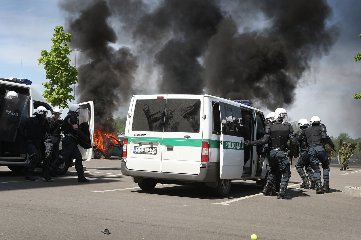 Civilinės pratybos / Asociatyvi