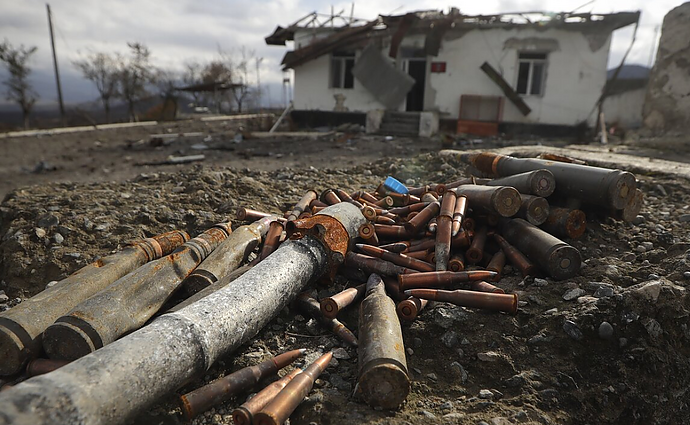 Anot Antanaičio, kariniai veiksmai Kalnų Karabache gali susilpninti Kremlių: į šiuos įvykius reikia žiūrėti plačiau