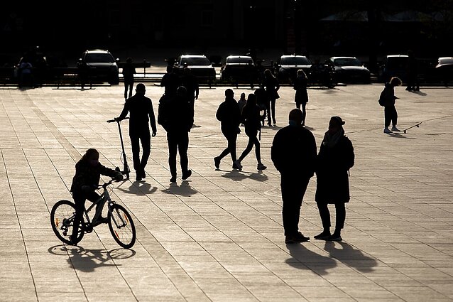 „Kažkas čia nedera“: naujoje tinklalaidėje gilinamasi į psichikos sveikatos iššūkius menininkų bendruomenėje