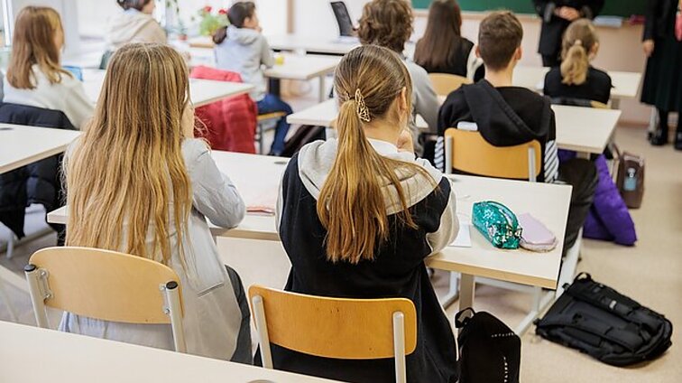 Lietuva kalba. Gyvenimo įgūdžių programos rengėja Šukytė: saugi vaikystė yra svarbesnė už politines batalijas