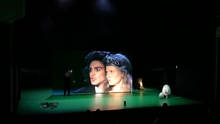 Kauno dramos teatre – premjera: režisierius kviečia įsivaizduoti ateitį, kurioje mitologinių būtybių vaidmenis perima dirbtinis intelektas