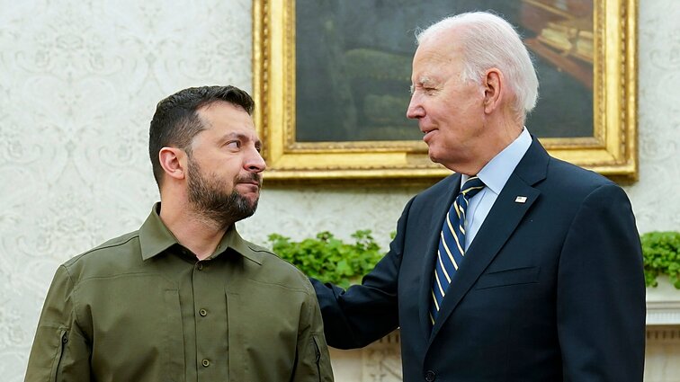 Žinios. Zelenskį Baltuosiuose rūmuose priėmęs Bidenas paskelbė dar virš 300 mln. dolerių paramos paketą Ukrainai