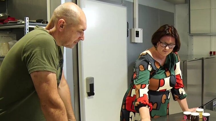 Serbentus auginantys ir iš jų guminukus gaminantys Vilma ir Domas: lietuviai nežino tikro serbentų skonio