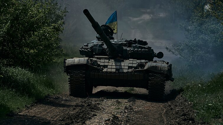 Žinios. Ukraina smogė Rusijos karinio jūrų laivyno vadavietei: tarp sužeistųjų – Rusijos generolai