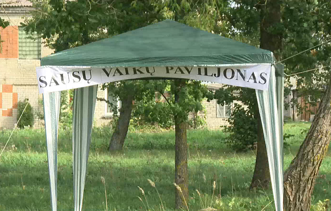 Nesulaukę, kada bus įrengta autobusų stotelė su stogine, Ramongalio gyventojai veiksmų ėmėsi patys: tikisi atkreipti valdžios dėmesį