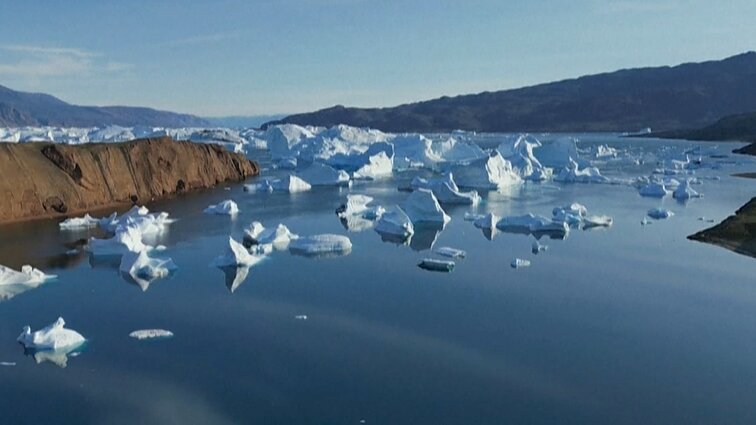 Su ginkluota palyda fjordą Grenlandijoje stebėję mokslininkai: visur girdime apie klimato kaitą, bet čia ją matome