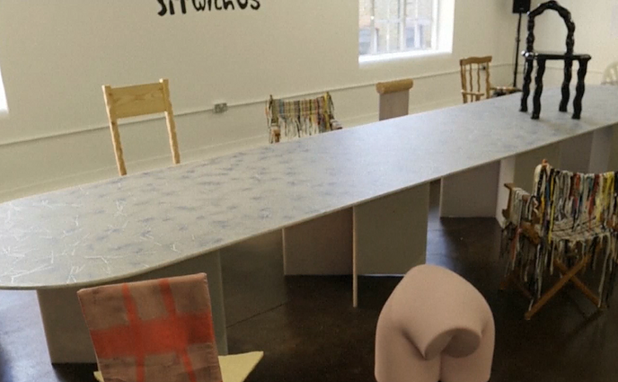 Londono dizaino mugėje – dėmesys tvarumui: siūlo baldus iš batraiščių, perdirbtos avalynės ar pintus iš nendrių