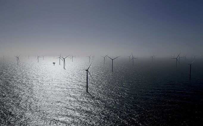 Offshore wind farm (associative image) Offshore wind farm (associative image)