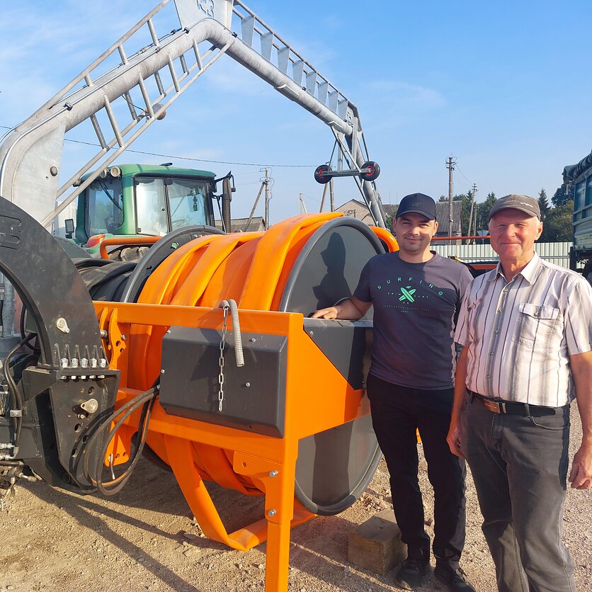 Arvydas Urba, Šakių rajono Griškabūdžio ŽŪB inžinierius Tomas Puskunigis ir agronomas Viktoras Šnipas