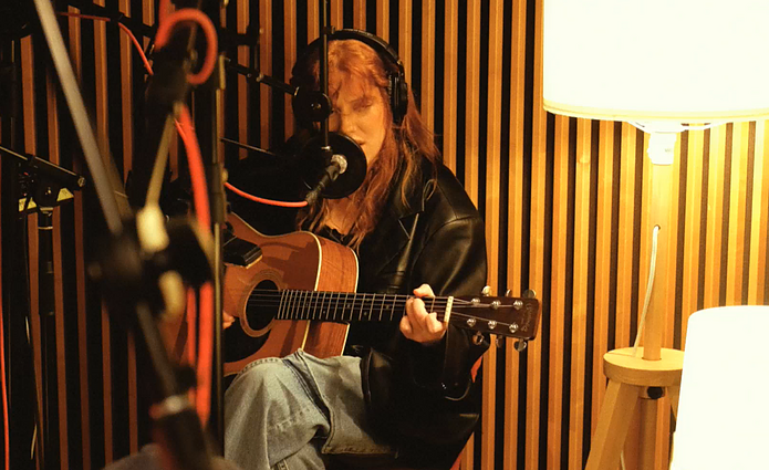 Širvys, Jarutis ir Monique pristato naują dainą ir klipą: žodžių kūrimo procesas prasidėjo nuo juokingos eilutės