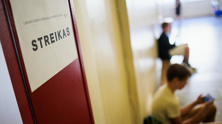 Teisinius mokytojų streiko aspektus aptarusi teisininkė: streikuojantys darbuotojai atlyginimo negaus