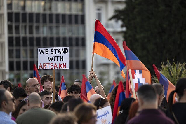 Armėnai protestuoja prieš Azerbaidžaną dėl konflikto Kalnų Karabache Armėnai protestuoja prieš Azerbaidžaną dėl konflikto Kalnų Karabache