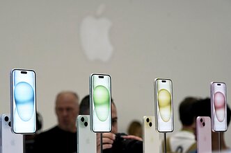 „iPhone 15“ serija