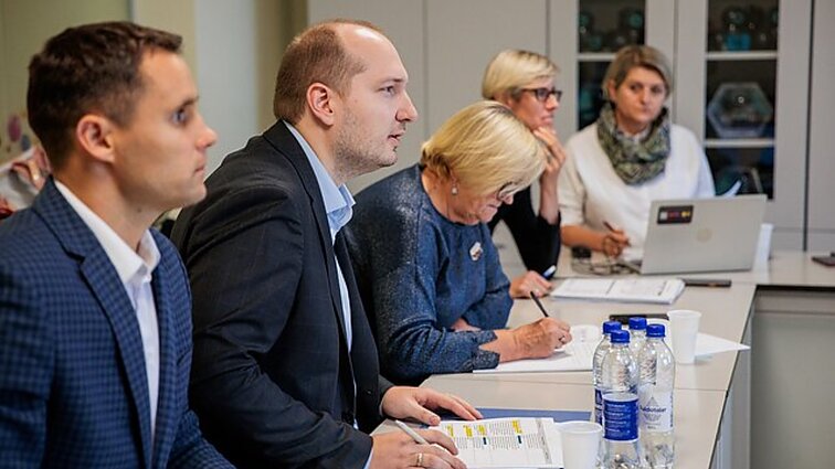 Ministro ir streiką paskelbusios Lietuvos švietimo darbuotojų profesinės sąjungos vadovo susitikimas – be rezultatų