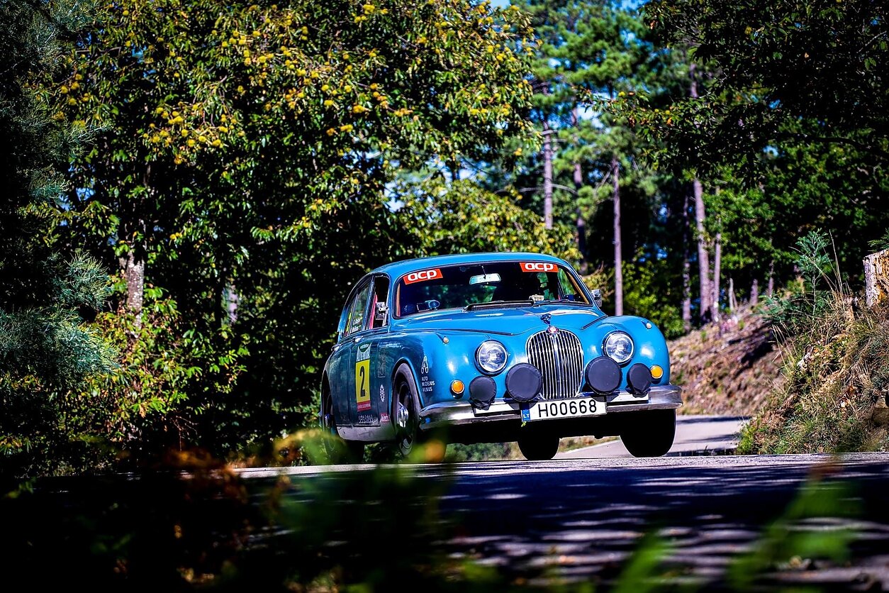 Karolis Raišys pirmauja klasikinių automobilių kategorijoje „Rally de ...