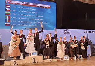 Edgaras Baltaragis ir Indrė Baltaragė ant podiumo Edgaras Baltaragis ir Indrė Baltaragė ant podiumo