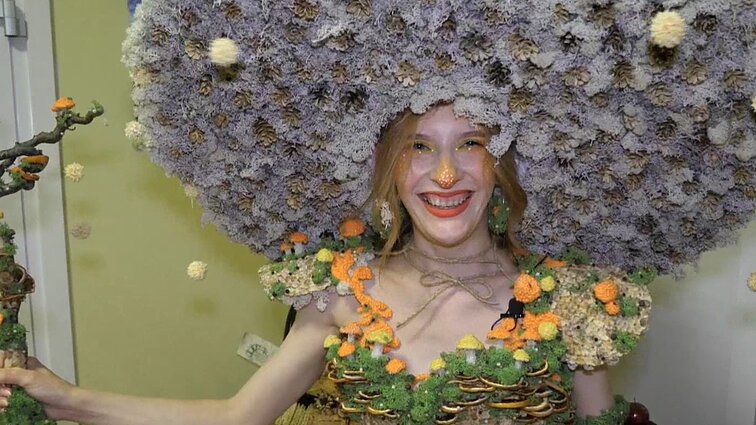 „Eini į mišką ir ieškai, kas gražu“: Tiltagalių vaikai demonstravo iš margų rudens gėrybių sukurtus kostiumus