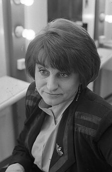 Dalia Kutraitė-Giedraitienė grimo kambaryje.