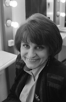 Dalia Kutraitė-Giedraitienė grimo kambaryje.