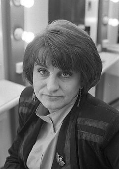 Dalia Kutraitė-Giedraitienė grimo kambaryje.