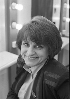 Dalia Kutraitė-Giedraitienė grimo kambaryje.