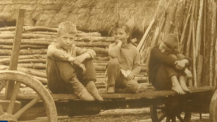 „Man gražu ir sena pirkia, ir senas kryžius, ir bobutė“: Rimanto Dichavičiaus fotografijose įamžinti senieji Žemaitijos kaimai