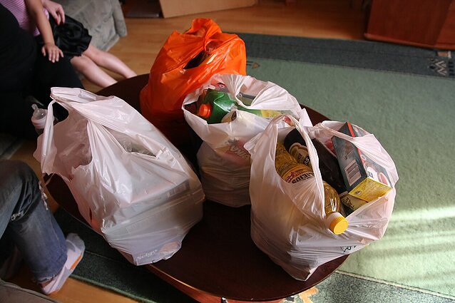 Dalijama priešpaskutinė europinė parama maistu: „Maisto banko“ duomenimis, davinius šį mėnesį atsiims 210 tūkst. šalies gyventojų