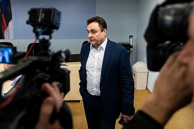 Vasarą grupė Seimo opozicijos narių KT skundė Vyriausybės sprendimą įtraukti Kiniją į nepatikimų IKT tiekėjų sąrašą: paviešintas pasirašiusiųjų sąrašas