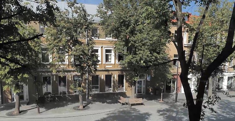 Spalvas interjerui padiktavo vaizdas į Kauno senamiestį Spalvas interjerui padiktavo vaizdas į Kauno senamiestį